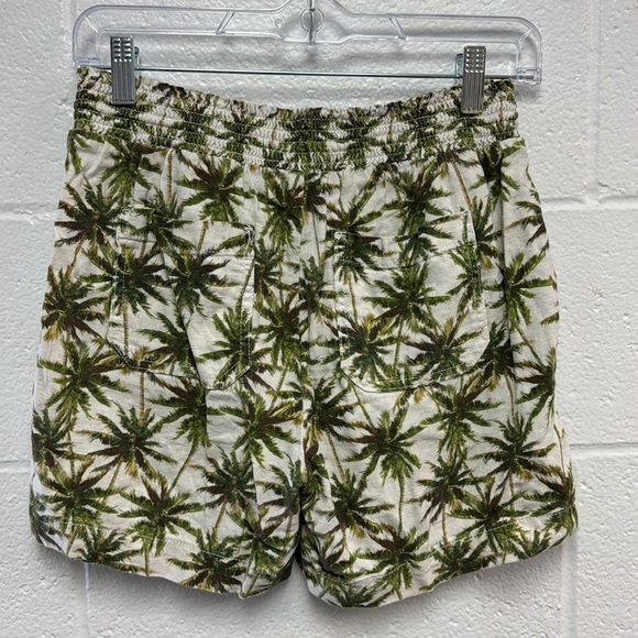 Briggs New York Green and White Cargo Shorts with Palm Tree Print - Picture 5 of 7